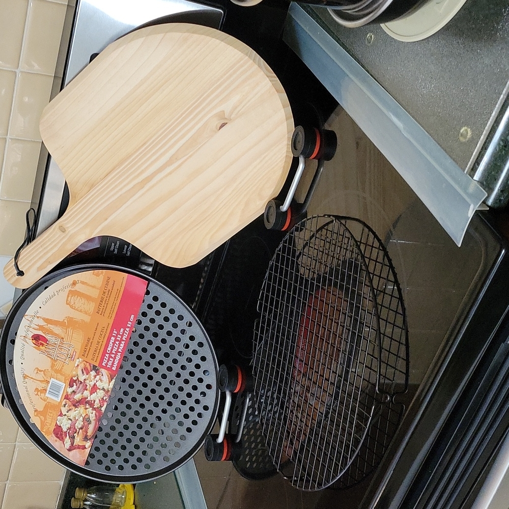 Three Pcs.Pizza Pan, Board & Rack. - Picture 11 of 11